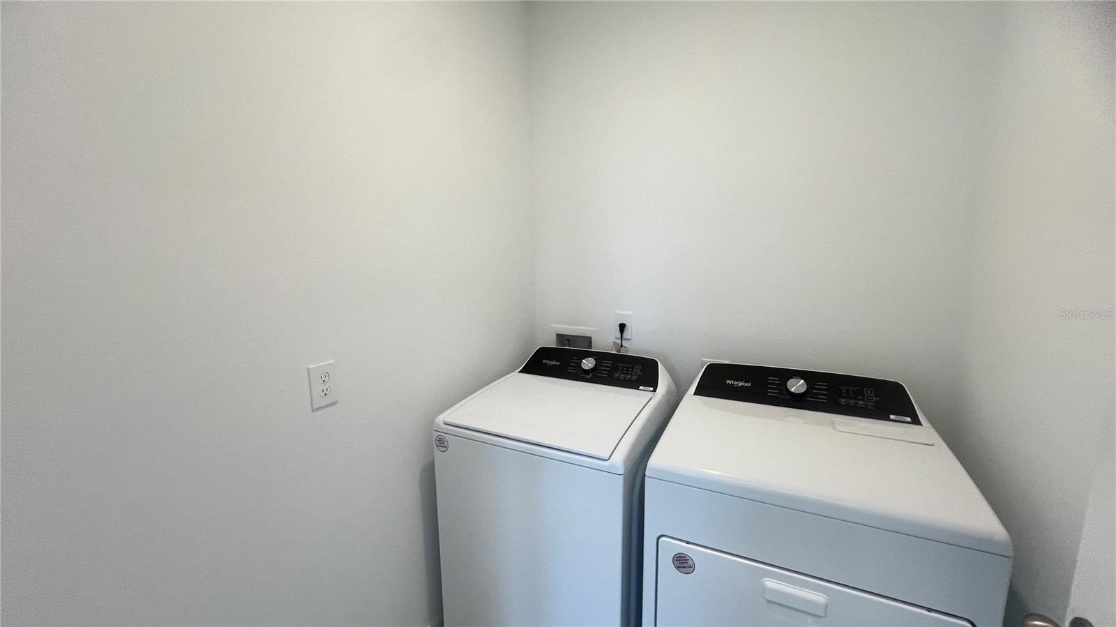 LAKE DEER ESTATES - Residential Lease