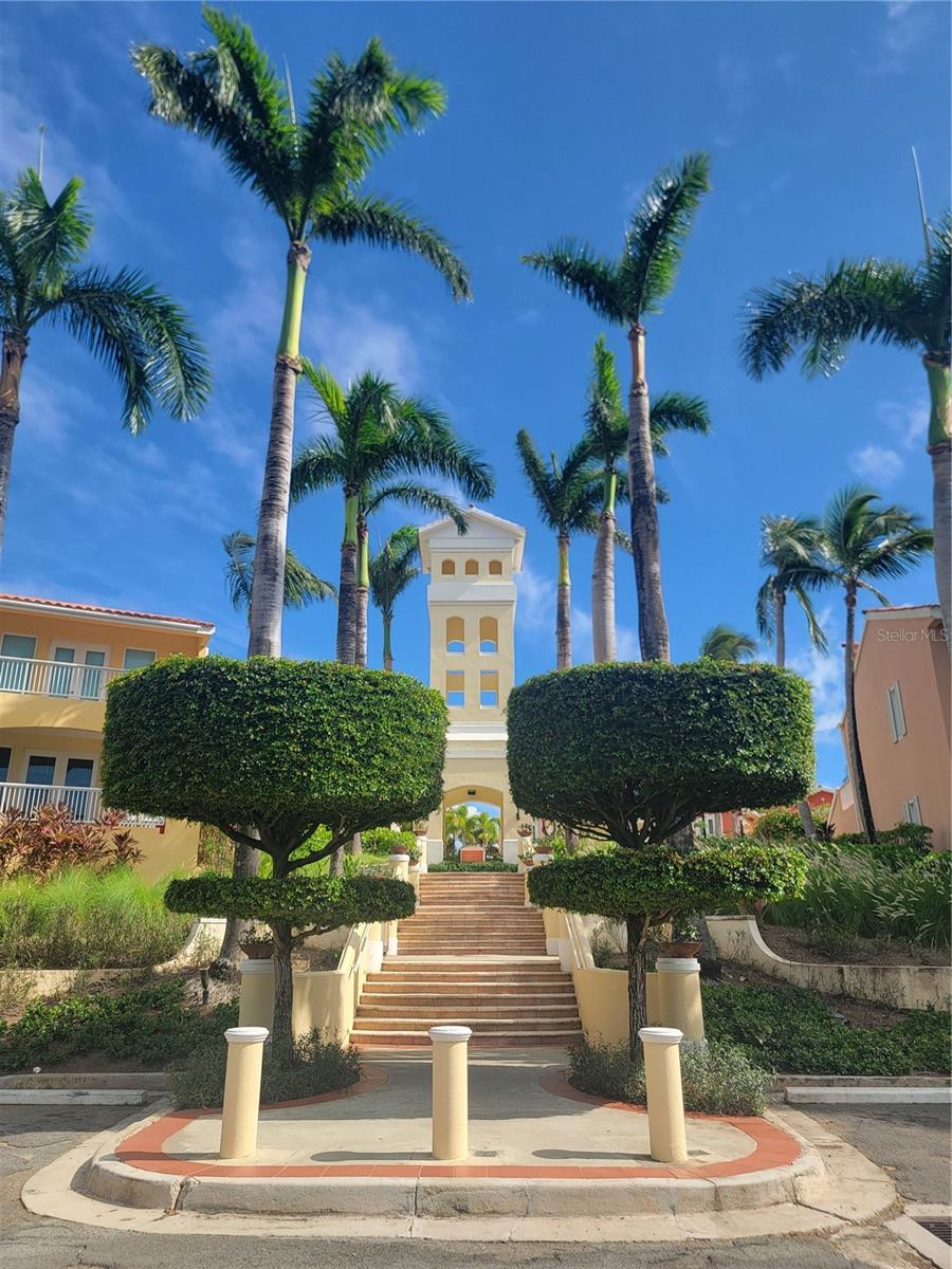 LAS CASITAS VILLAGE - Residential