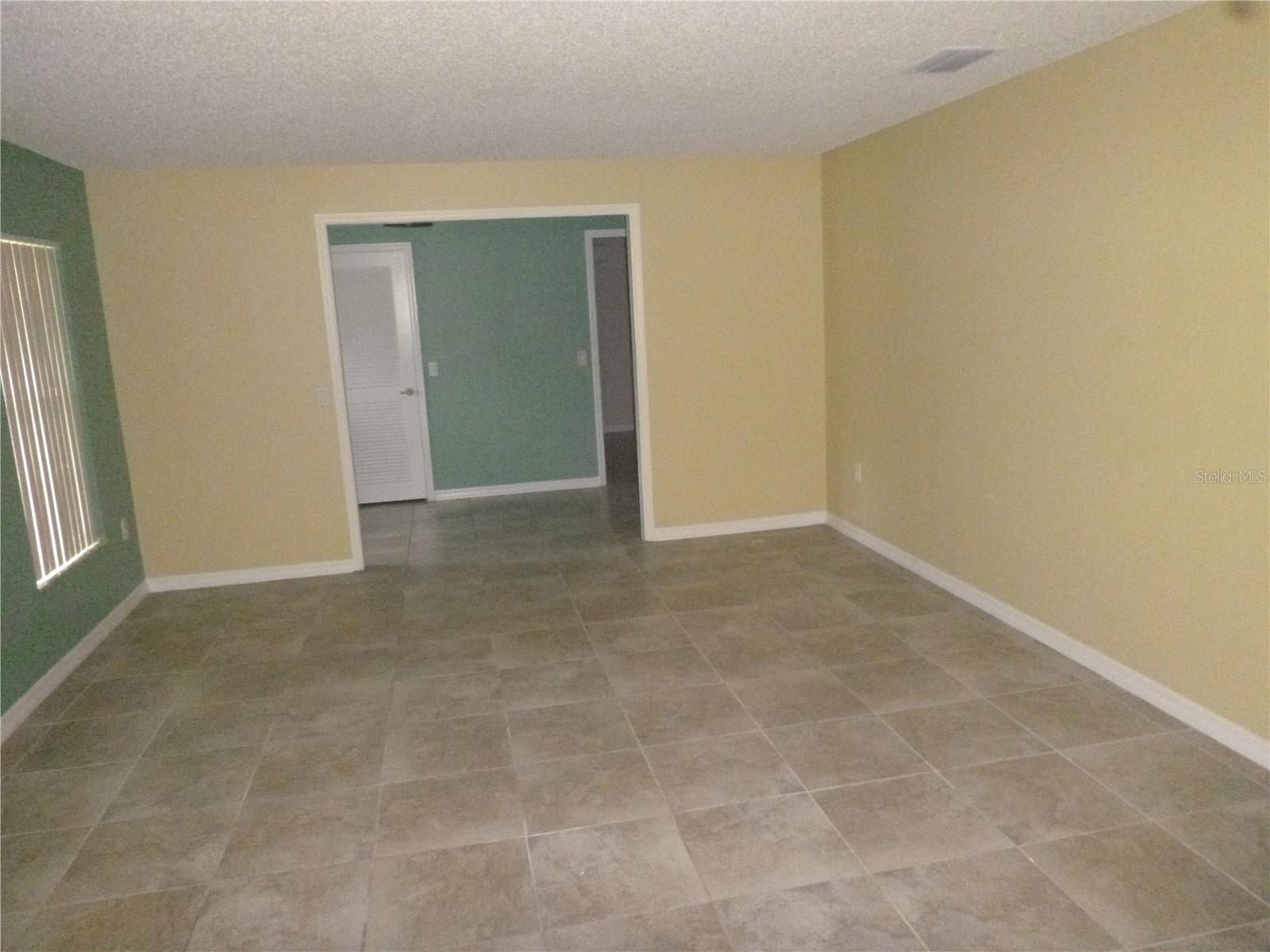 BLOOMINGDALE SEC D UNIT 02 - Residential Lease