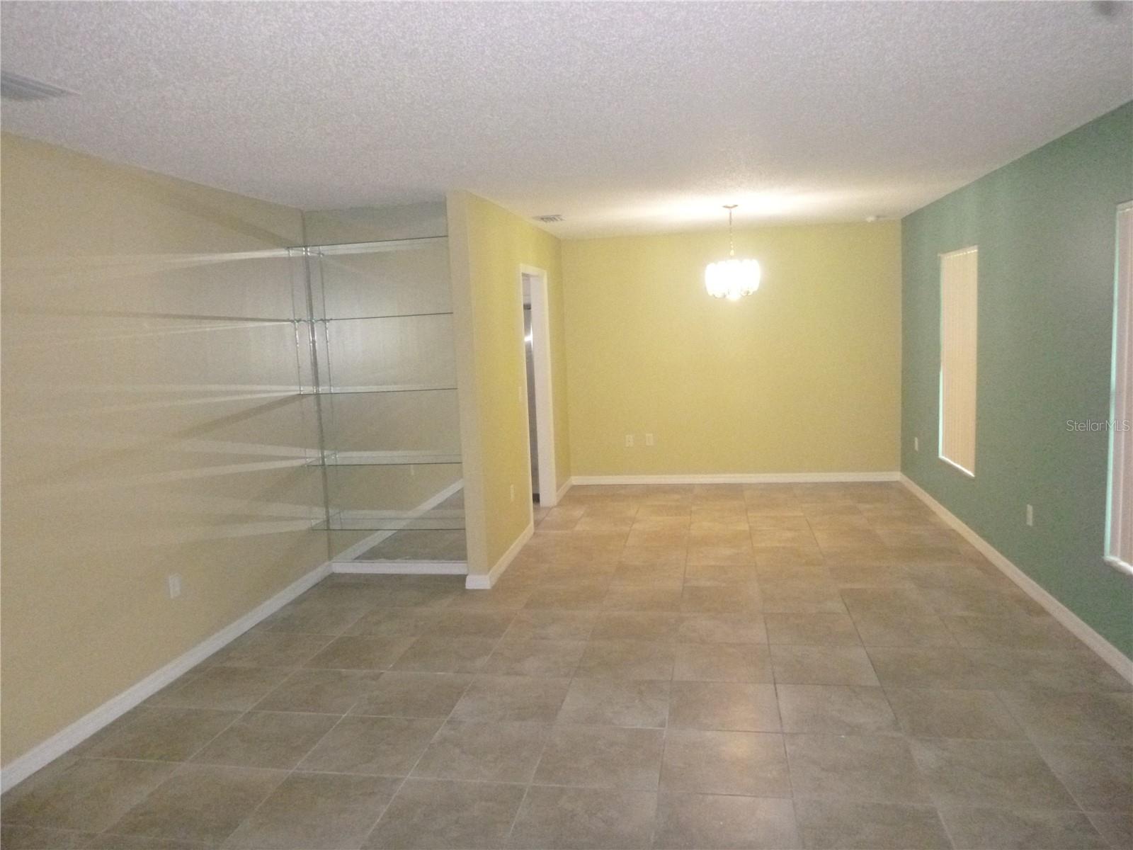 BLOOMINGDALE SEC D UNIT 02 - Residential Lease