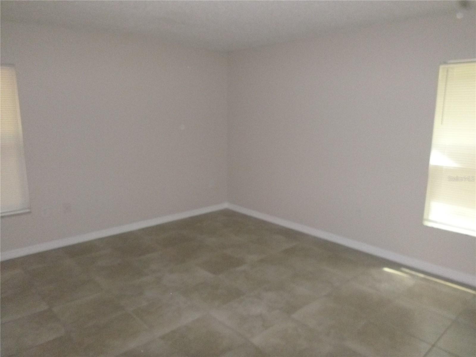 BLOOMINGDALE SEC D UNIT 02 - Residential Lease