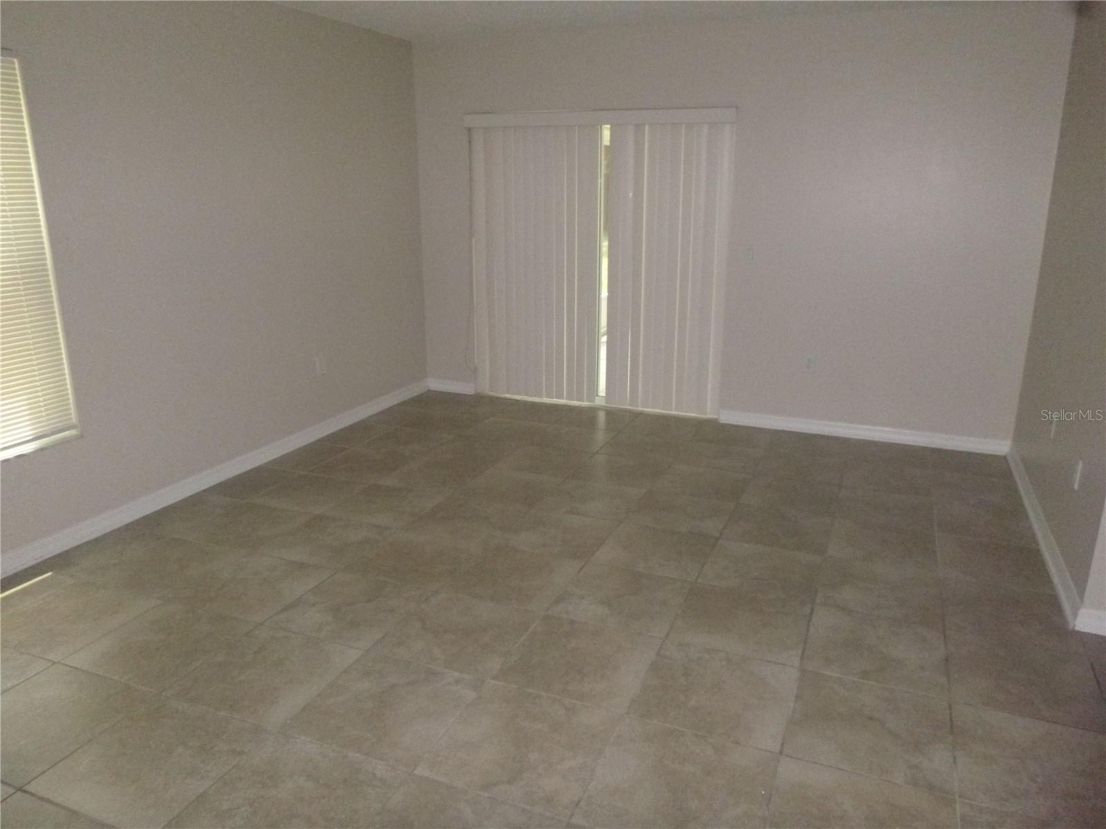 BLOOMINGDALE SEC D UNIT 02 - Residential Lease