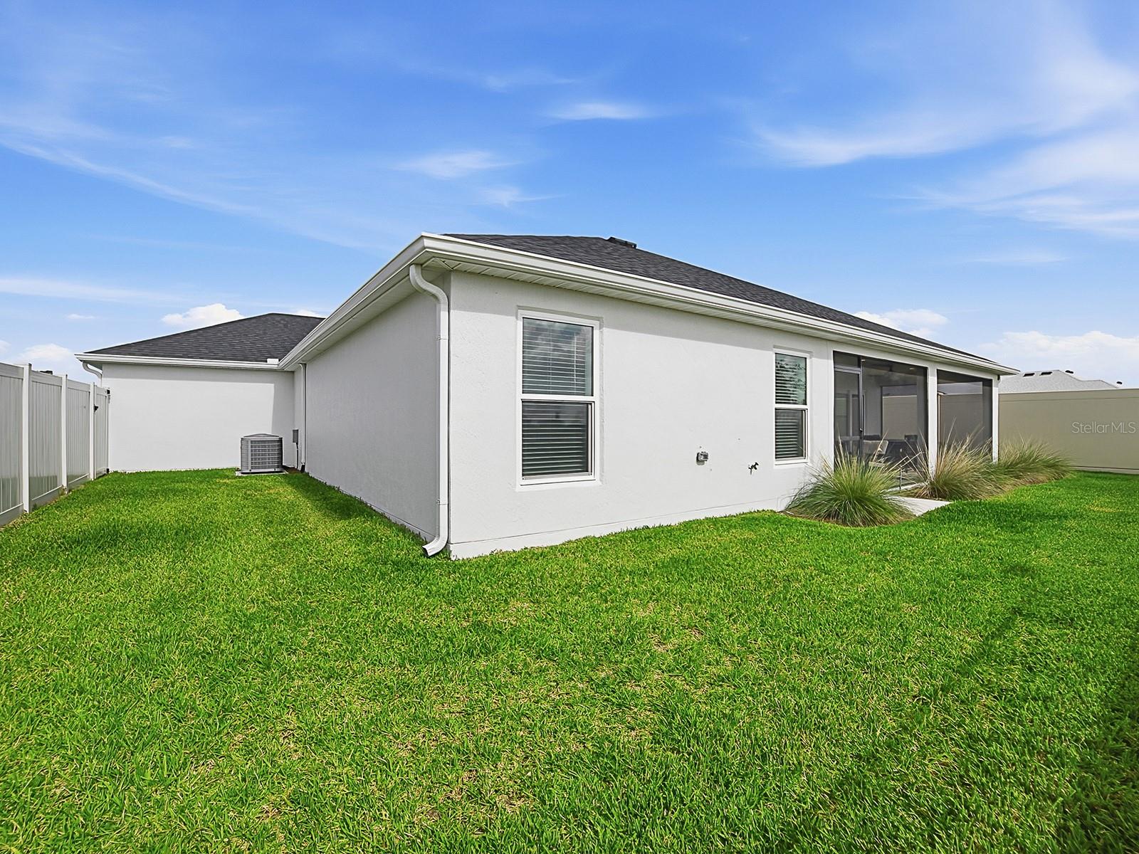 VILLAGES/SOUTHERN OAKS UN 246 - Residential