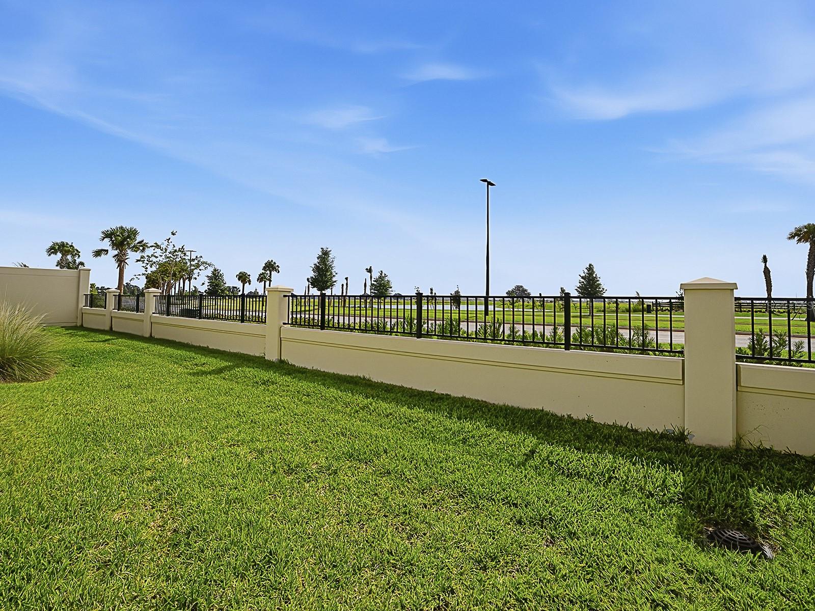 VILLAGES/SOUTHERN OAKS UN 246 - Residential