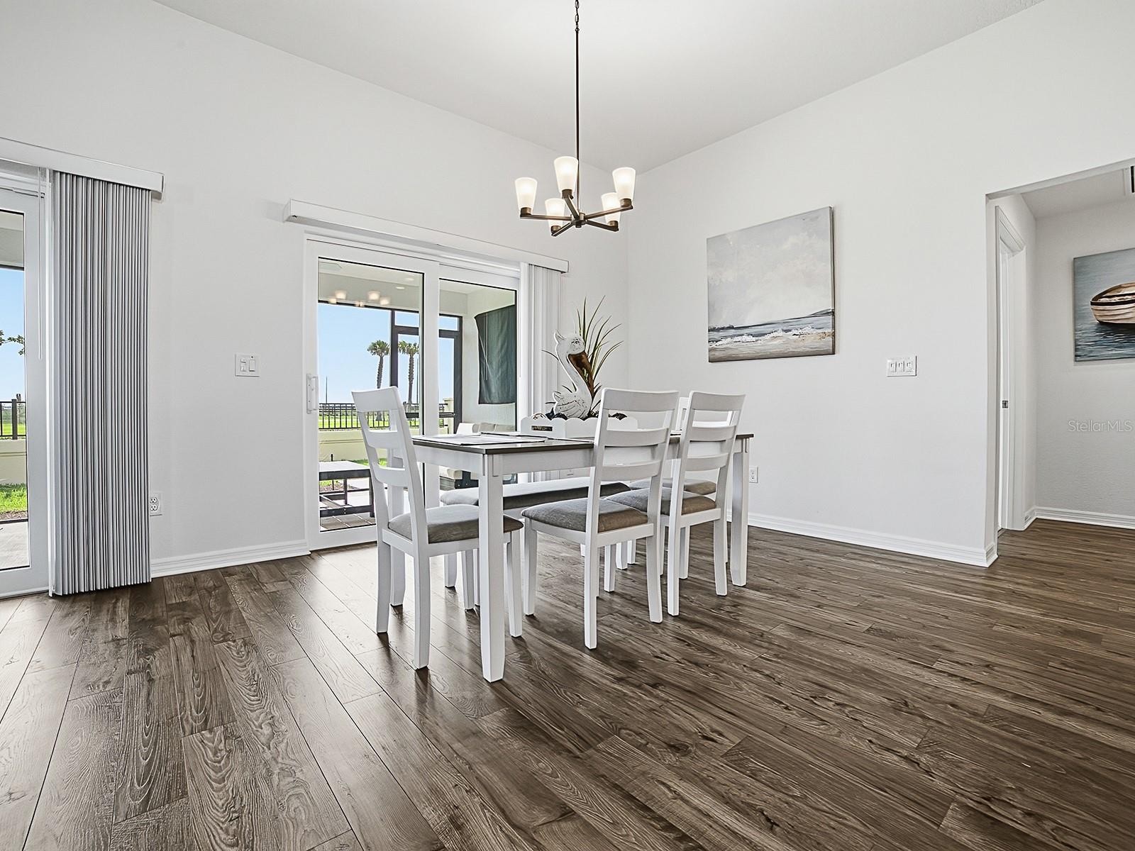 VILLAGES/SOUTHERN OAKS UN 246 - Residential