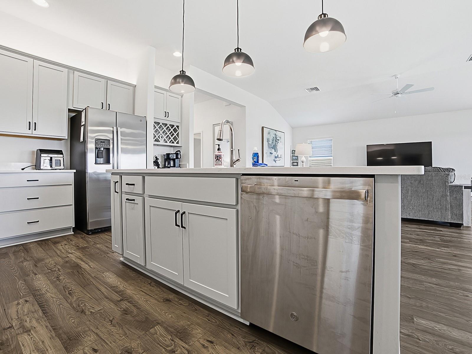VILLAGES/SOUTHERN OAKS UN 246 - Residential