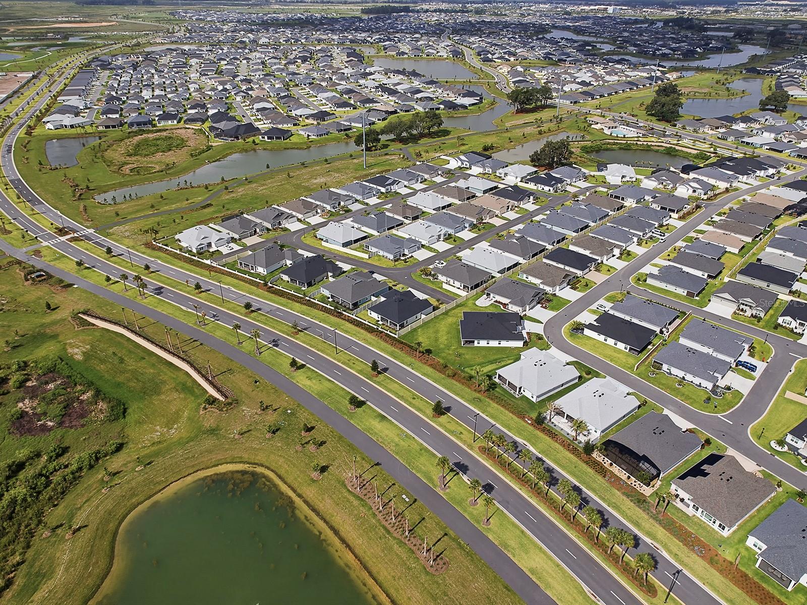 VILLAGES/SOUTHERN OAKS UN 246 - Residential