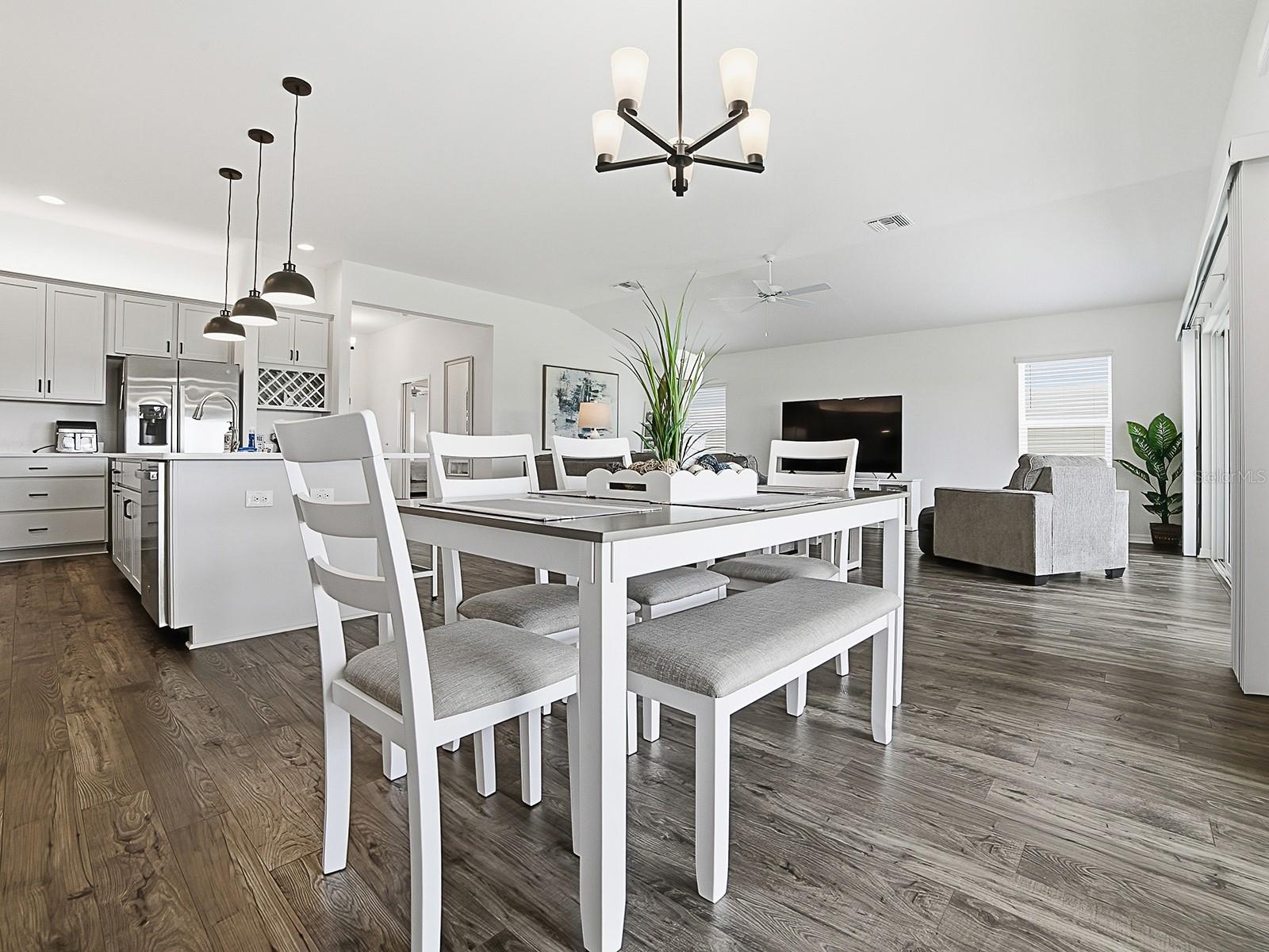 VILLAGES/SOUTHERN OAKS UN 246 - Residential