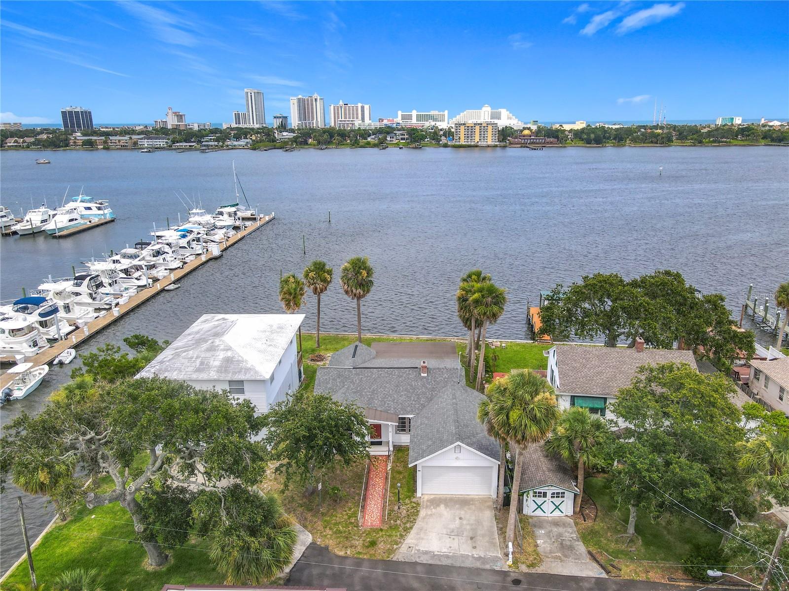 255 LEXINGTON DRIVE