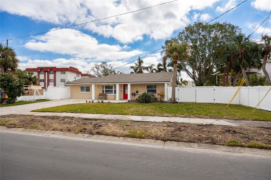 Photo of 1820 Massachusetts Avenue NE, St Petersburg, FL 33703 (MLS # TB8375966)