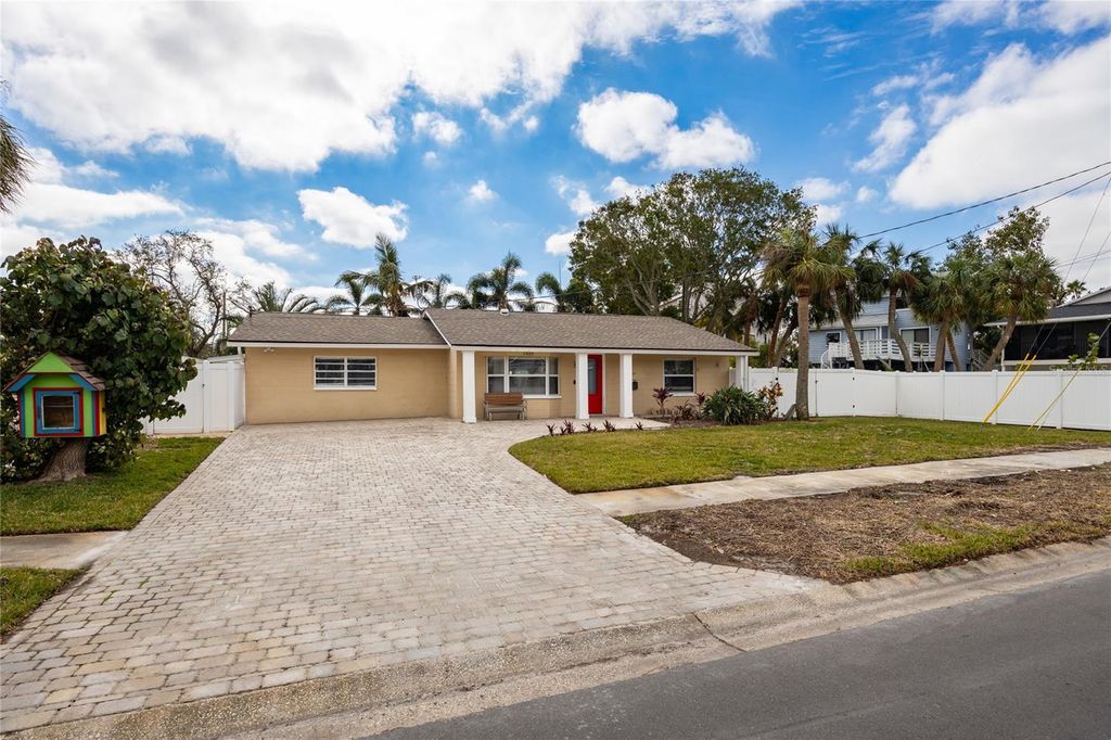 Photo of 1820 Massachusetts Avenue NE, St Petersburg, FL 33703 (MLS # TB8375966)