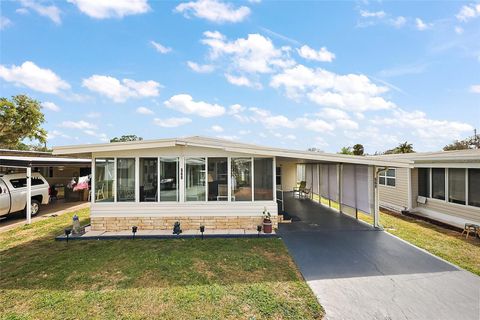 Photo of 668 Lori Drive, Leesburg, FL 34788 (MLS # G5094718)