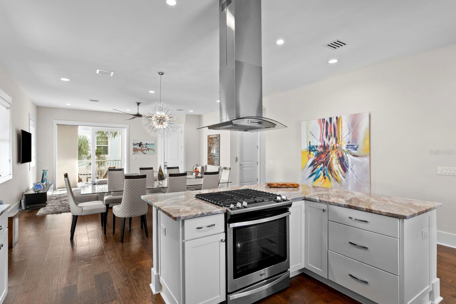 MIRA VISTA TWNHMS - Residential