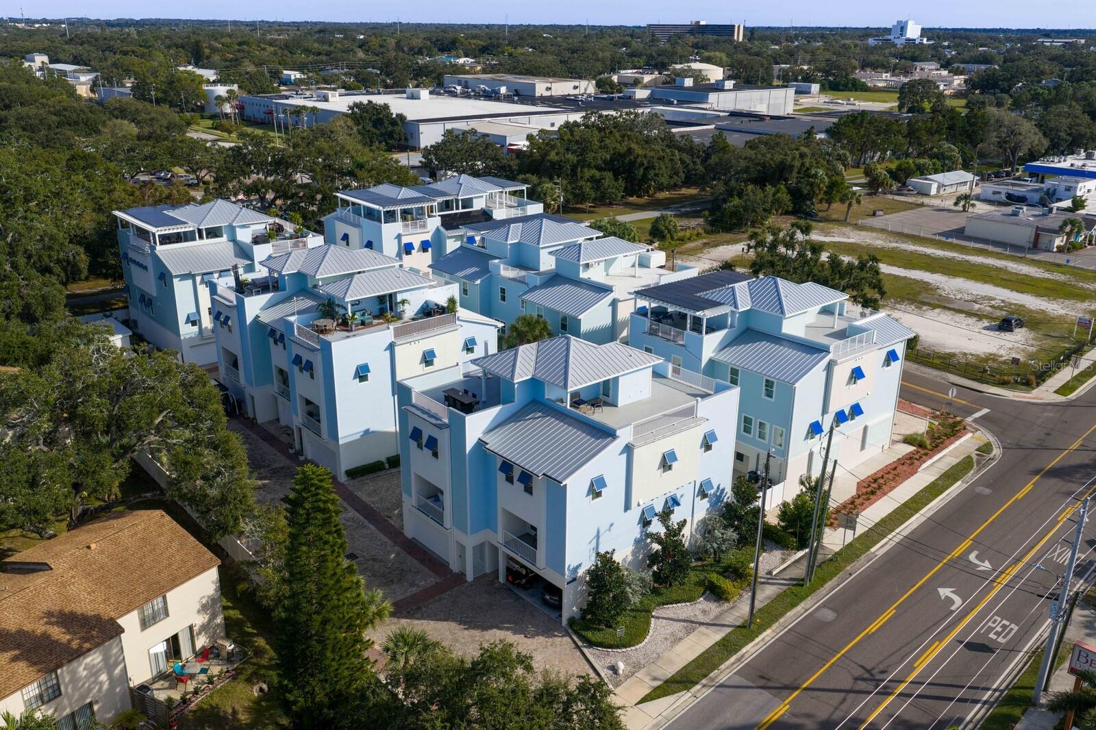 MIRA VISTA TWNHMS - Residential