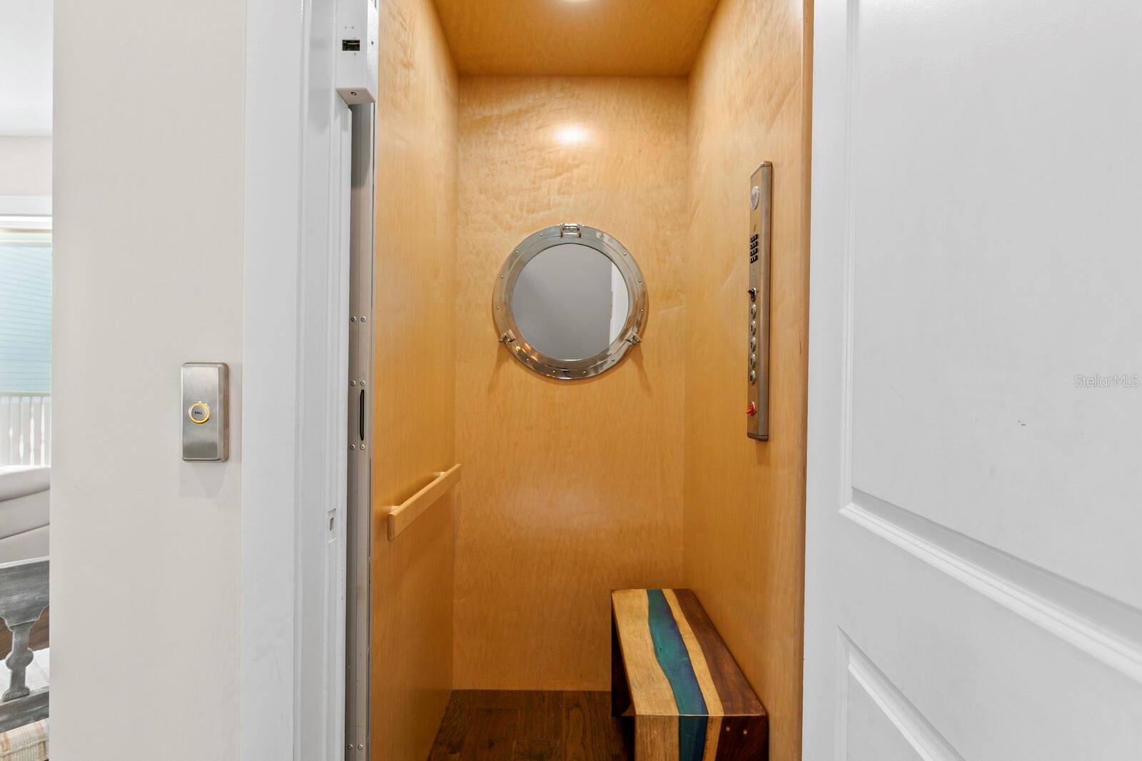 MIRA VISTA TWNHMS - Residential