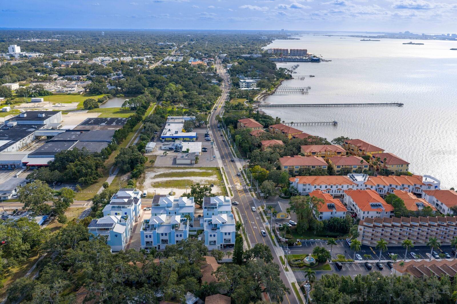 MIRA VISTA TWNHMS - Residential