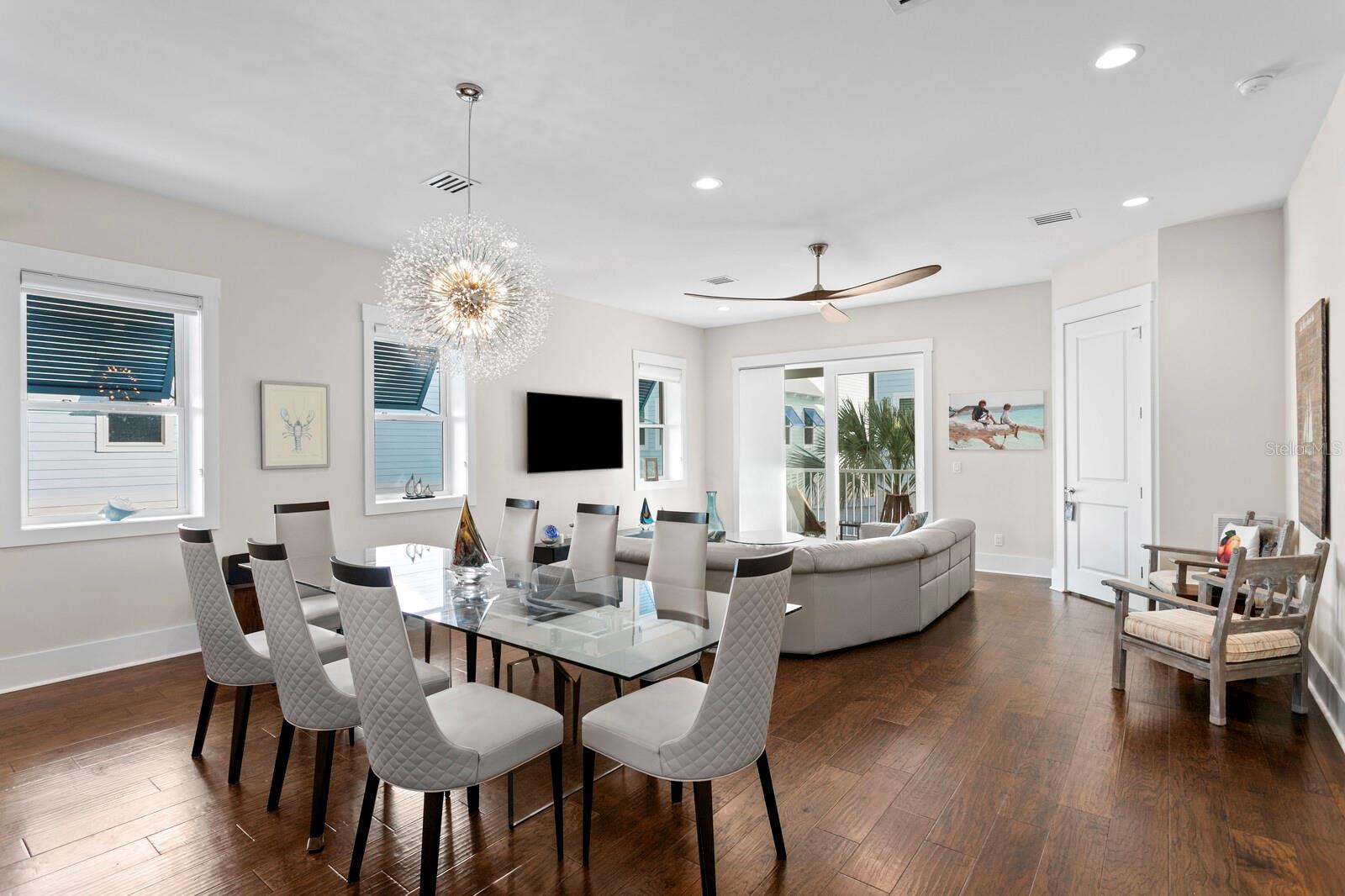 MIRA VISTA TWNHMS - Residential