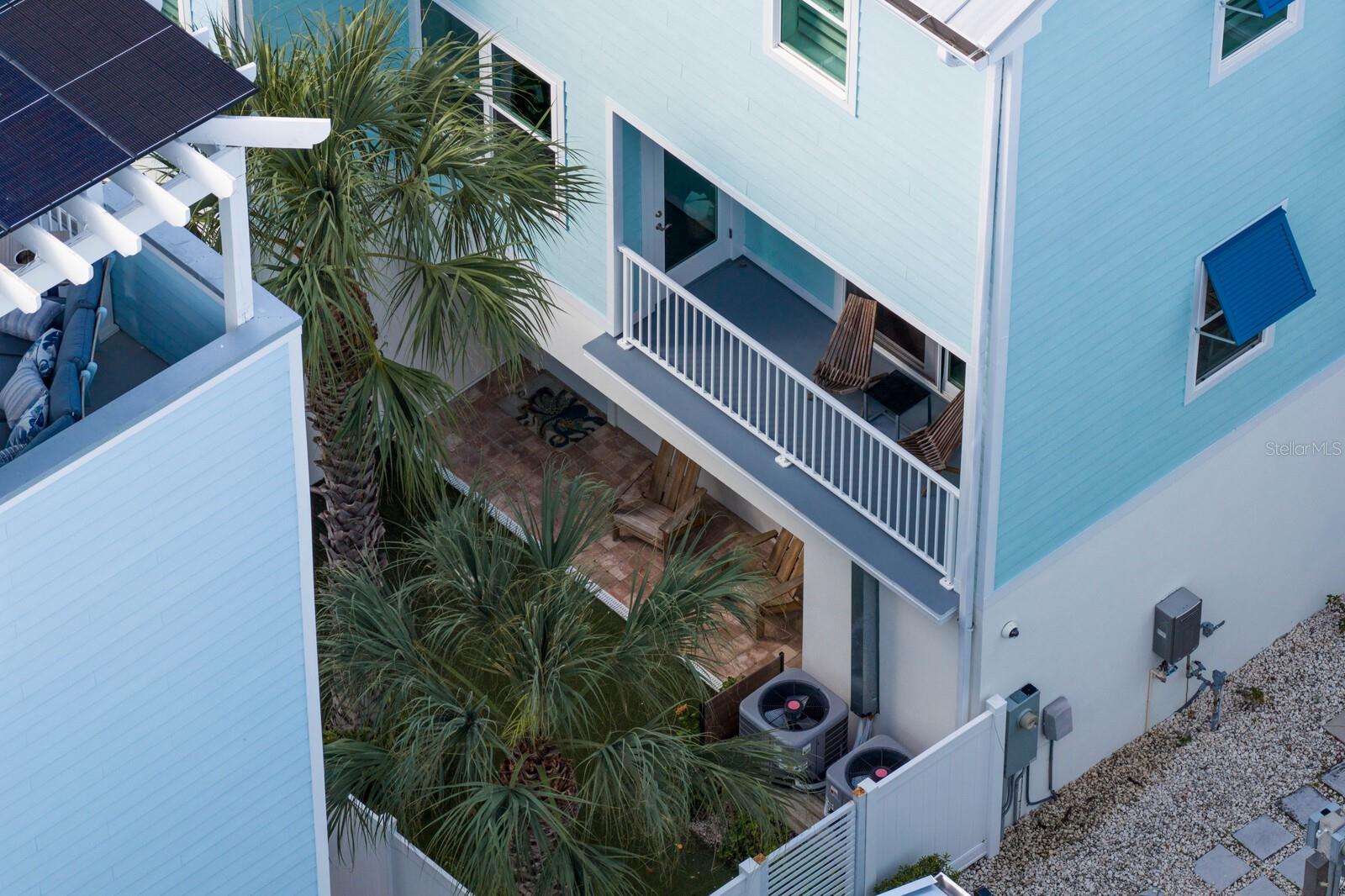 MIRA VISTA TWNHMS - Residential