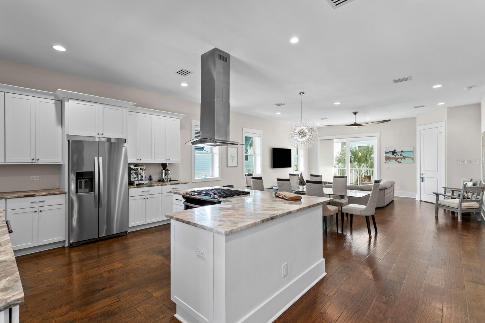 MIRA VISTA TWNHMS - Residential