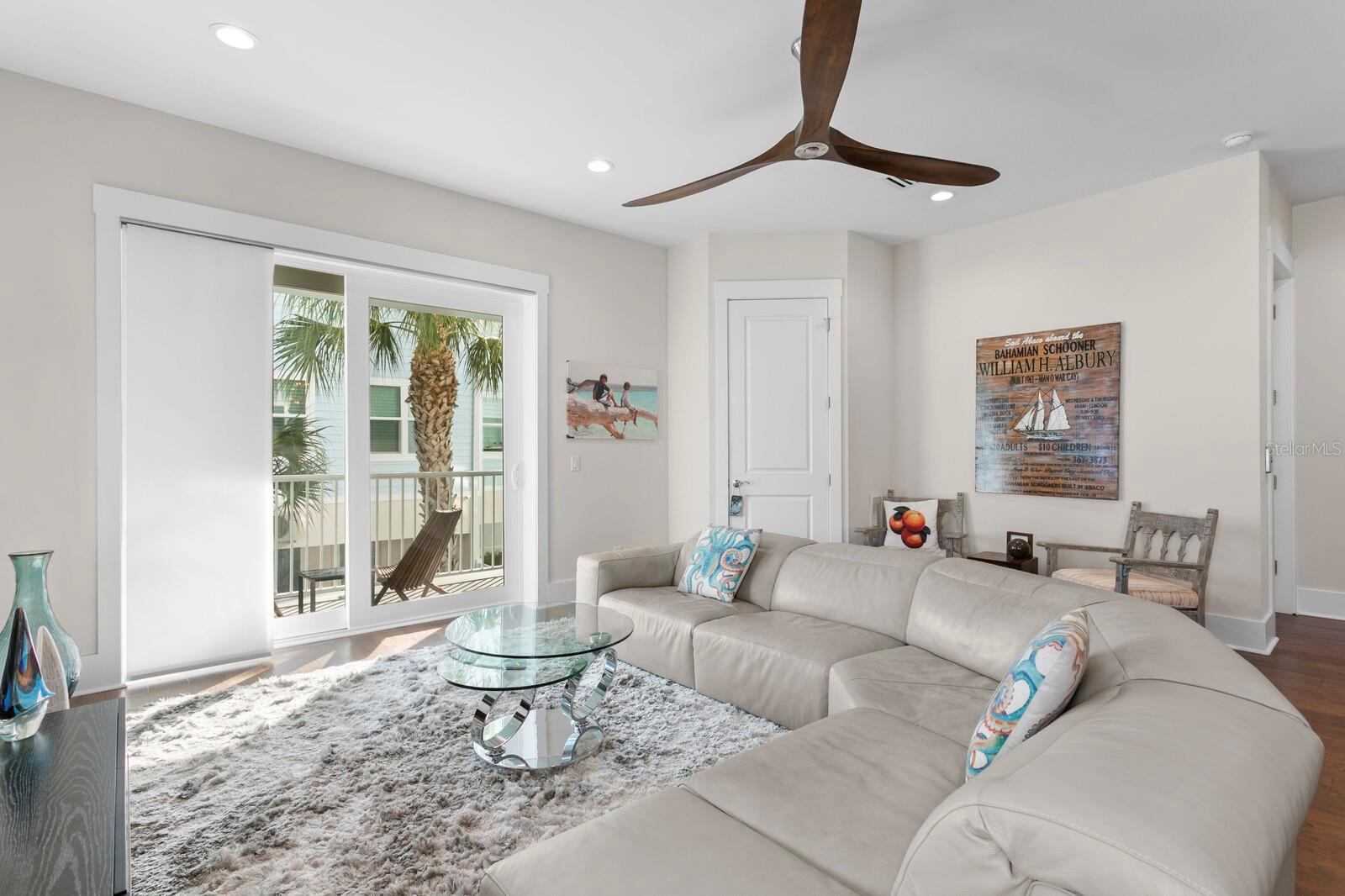 MIRA VISTA TWNHMS - Residential