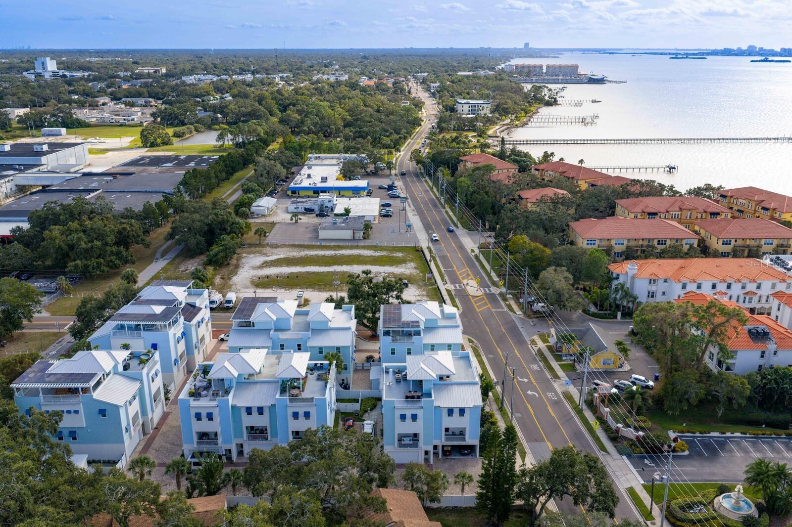 MIRA VISTA TWNHMS - Residential