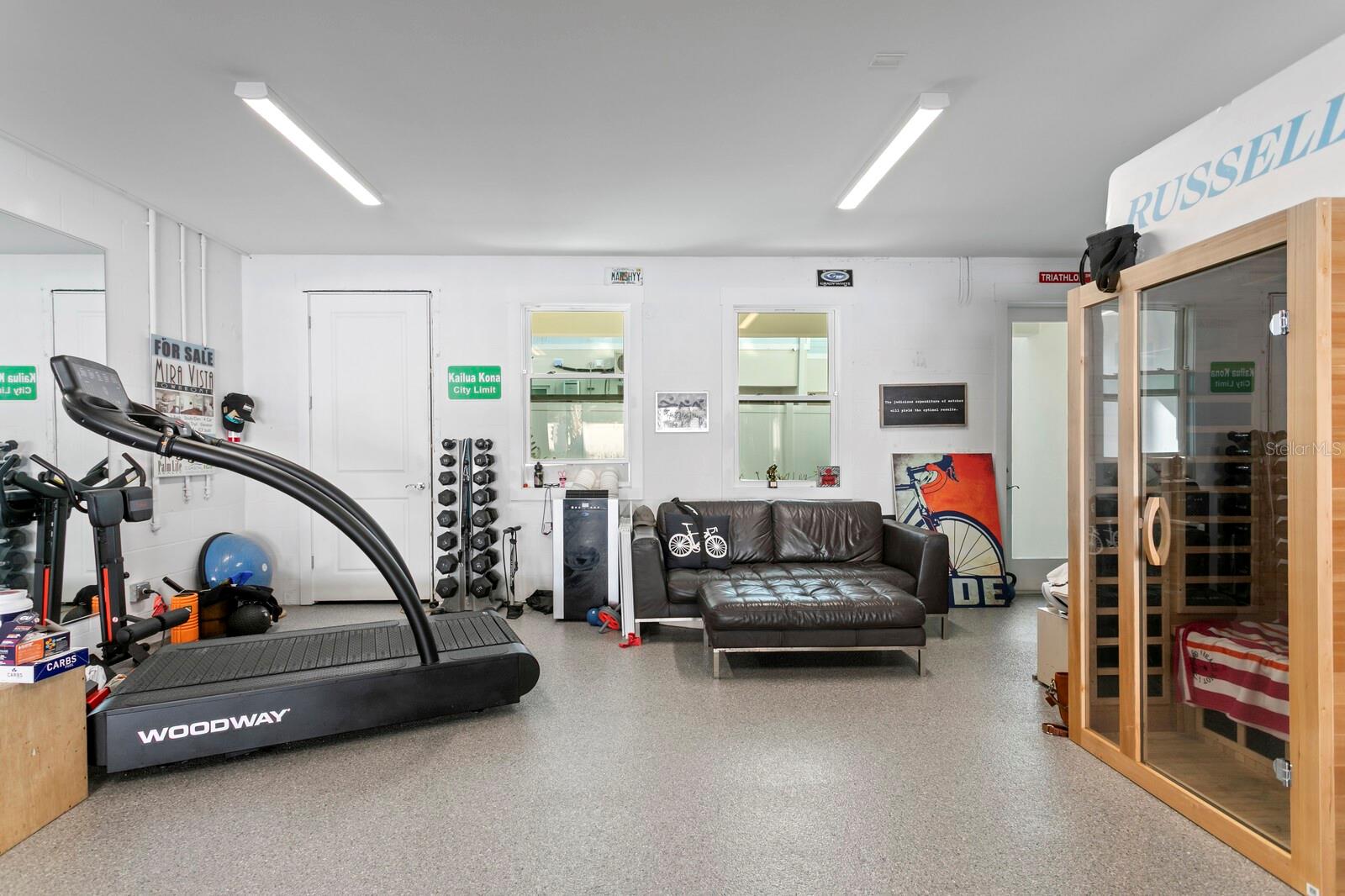 MIRA VISTA TWNHMS - Residential