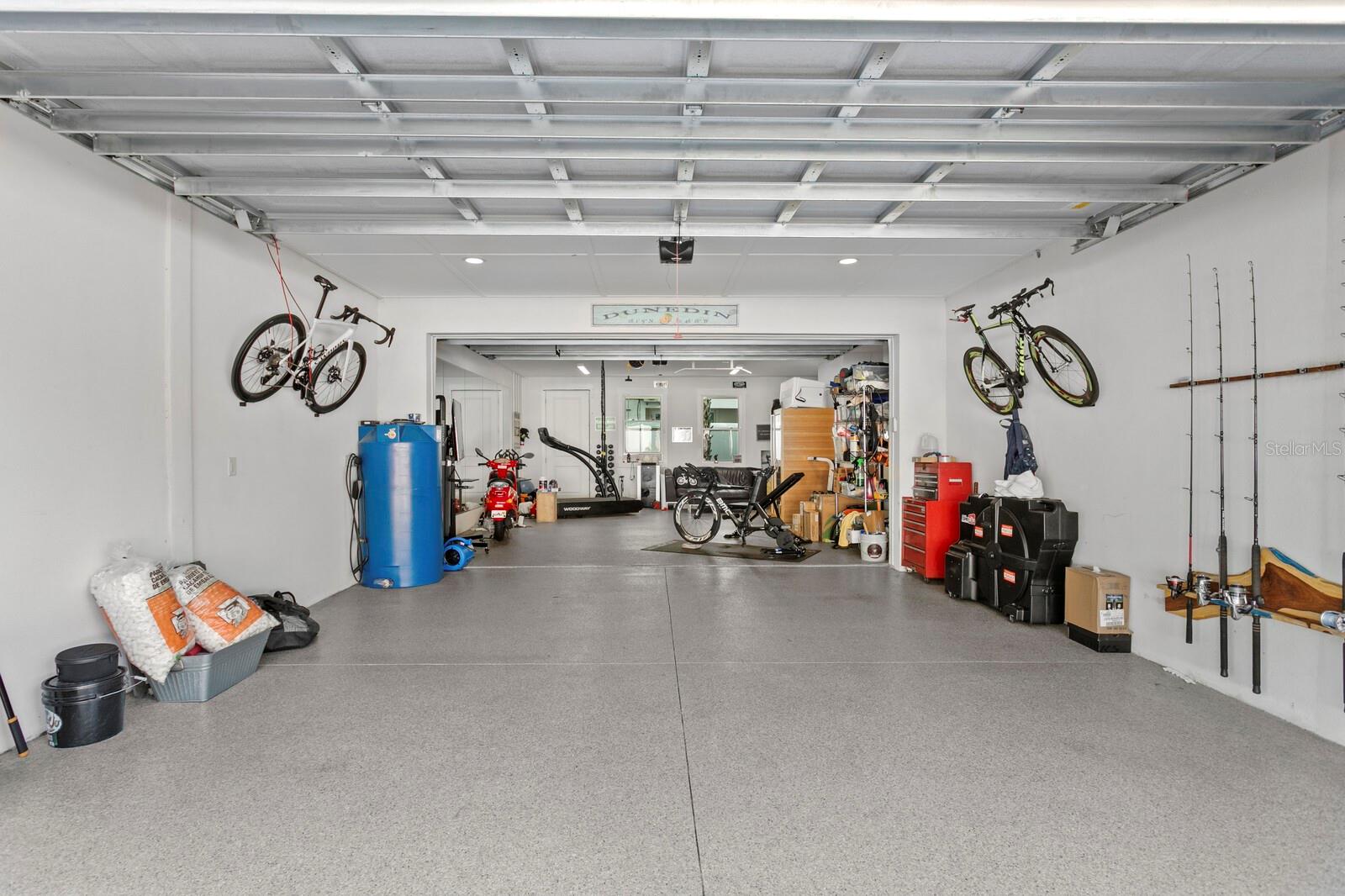 MIRA VISTA TWNHMS - Residential