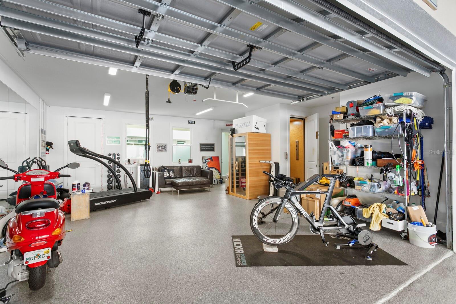 MIRA VISTA TWNHMS - Residential