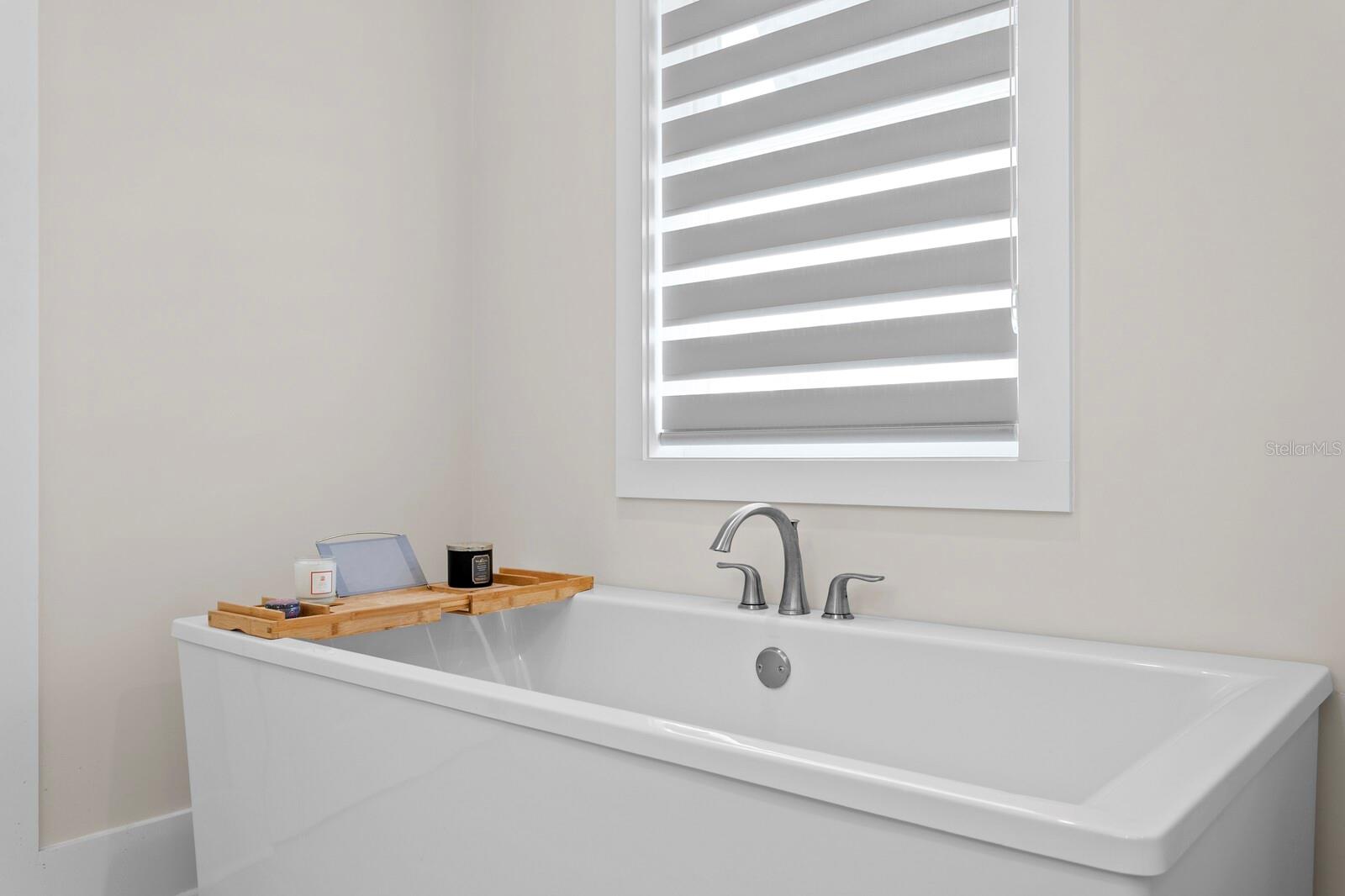 MIRA VISTA TWNHMS - Residential