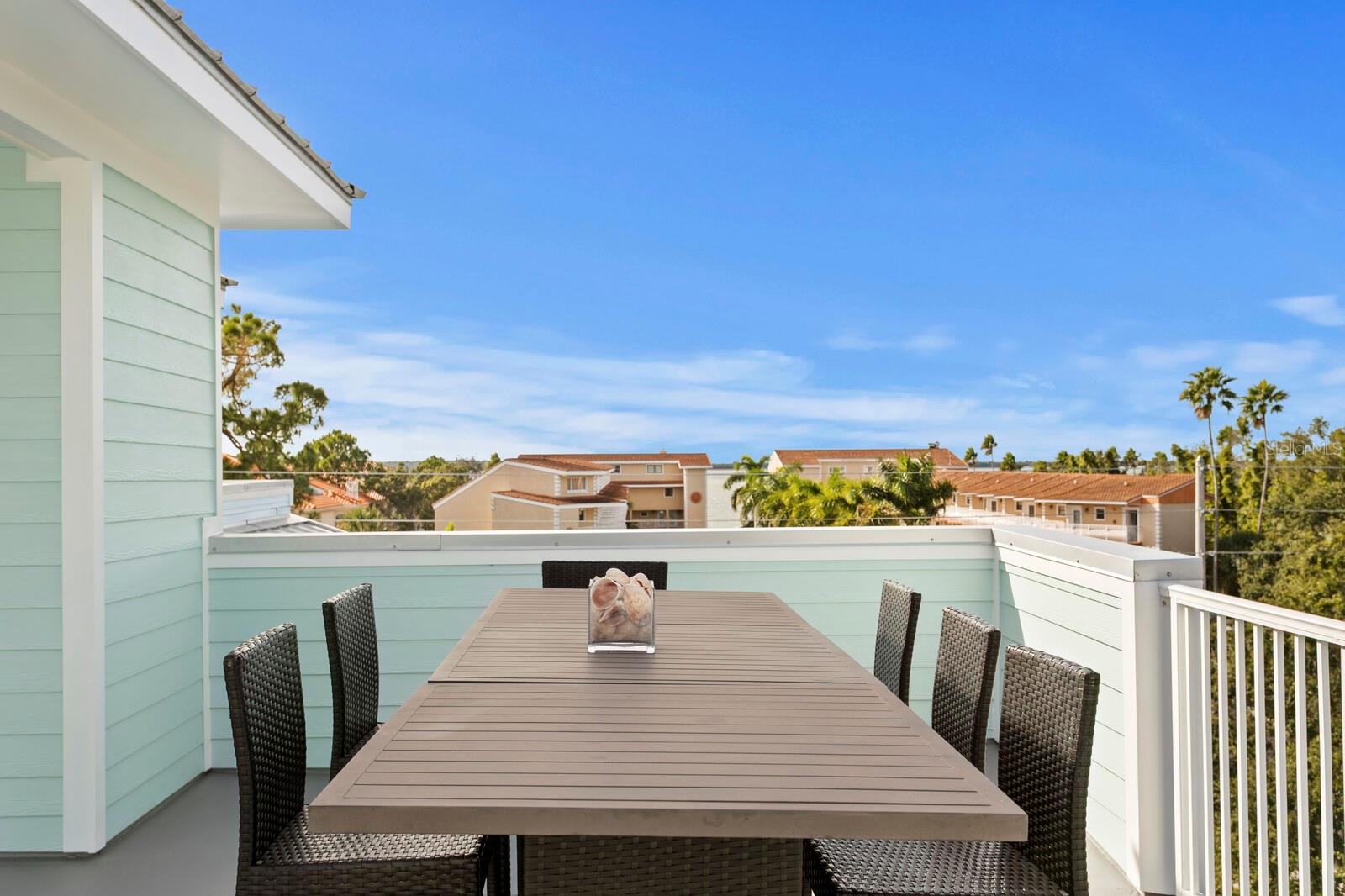 MIRA VISTA TWNHMS - Residential