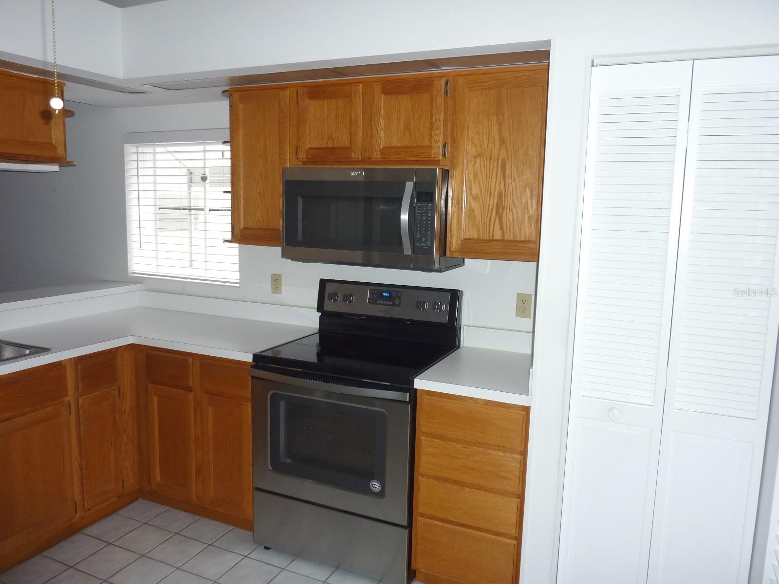 PARKVIEW POINTE SEC 2 - Residential Lease