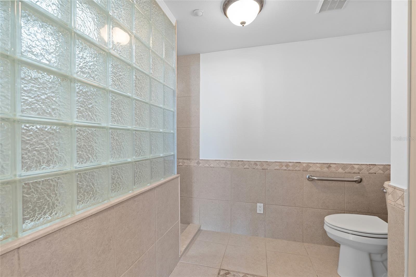 ULTIMAR ONE CONDO - Residential