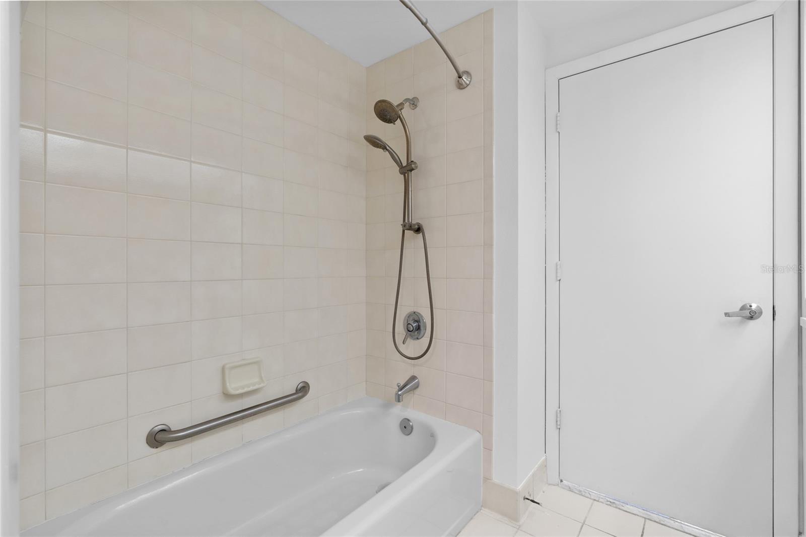 ULTIMAR ONE CONDO - Residential