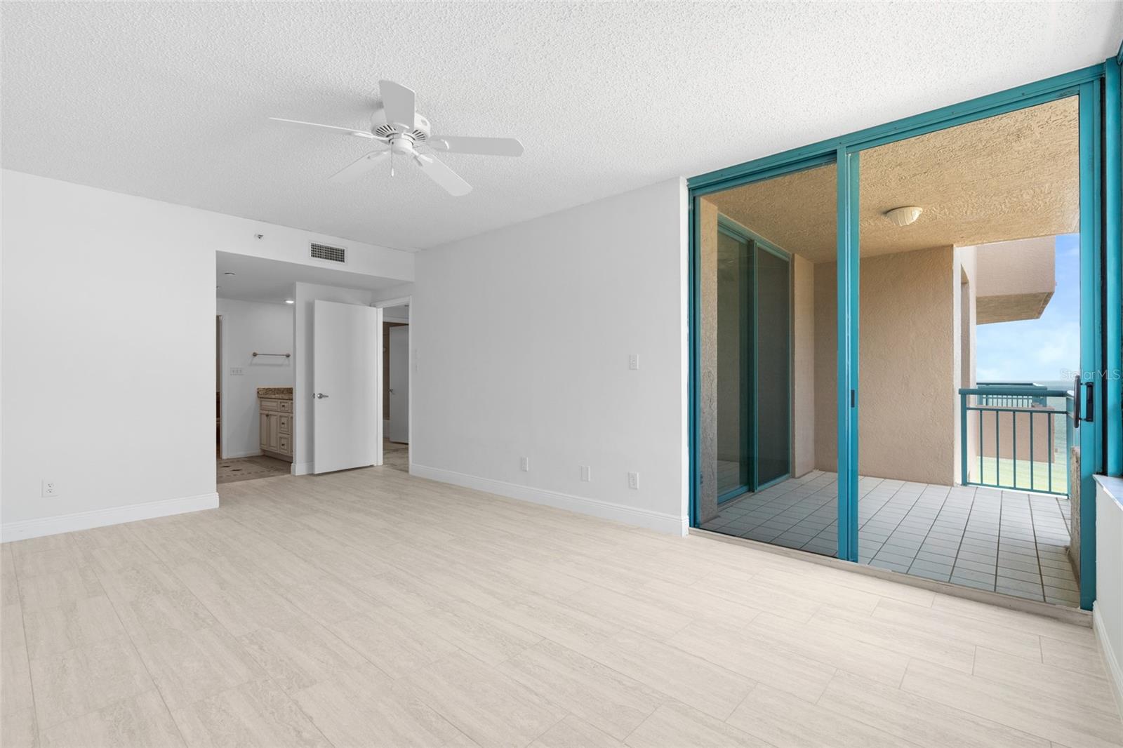 ULTIMAR ONE CONDO - Residential