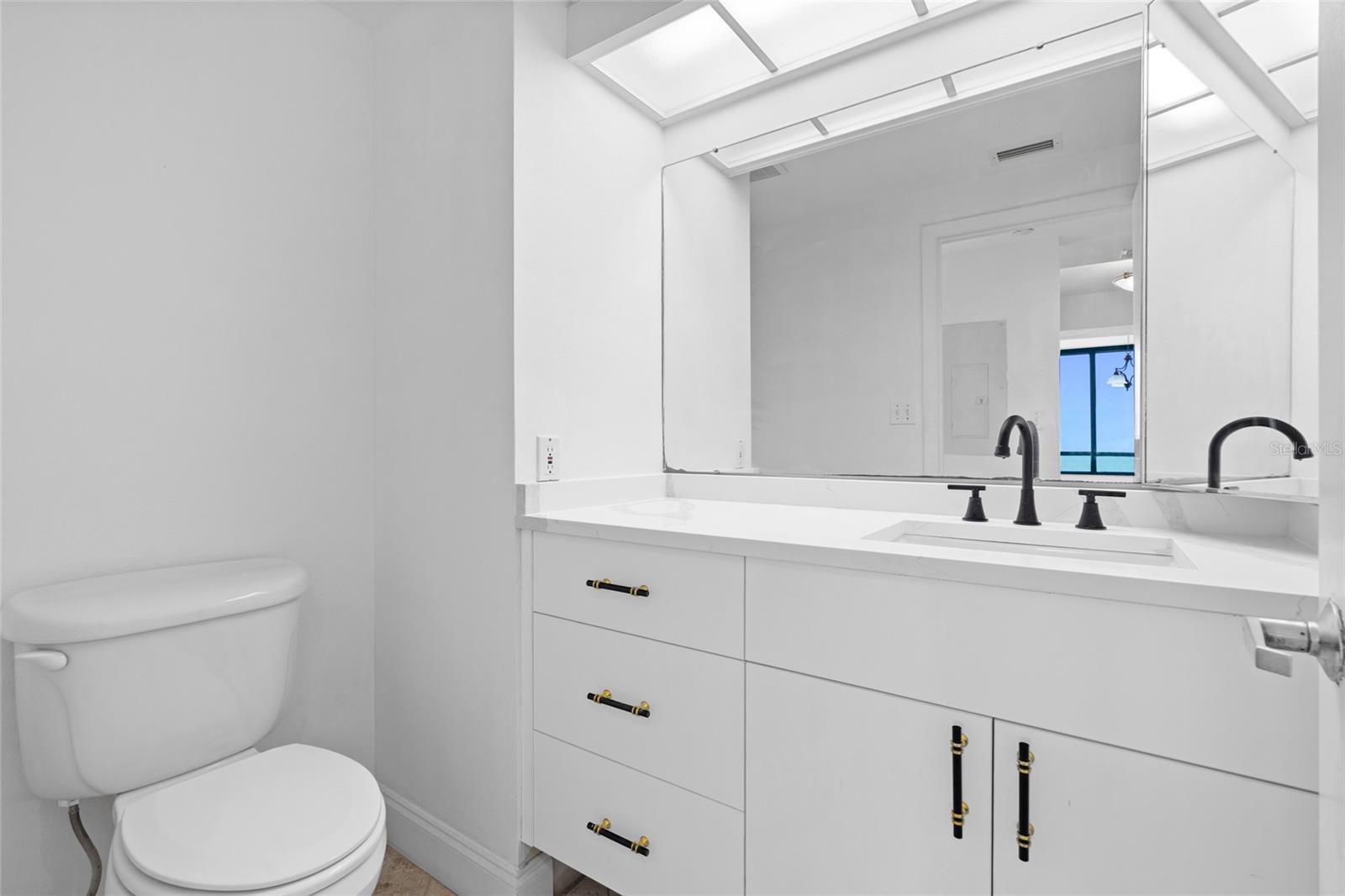 ULTIMAR ONE CONDO - Residential