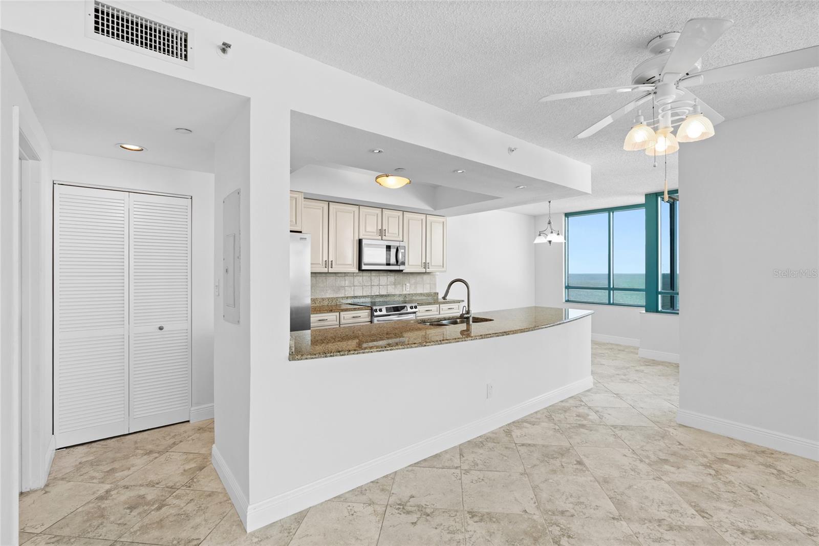 ULTIMAR ONE CONDO - Residential