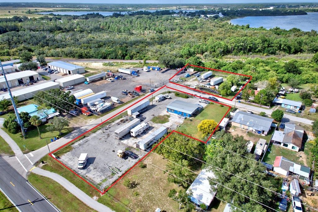 Photo of 1087 Memorial Drive, Avon Park, FL 33825 (MLS # L4956399)