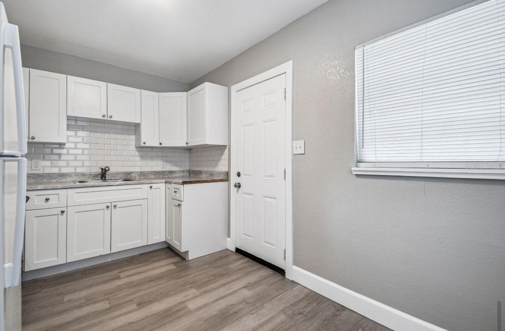 Photo of 803 W Warren Street, Plant City, FL 33563 (MLS # TB8430024)