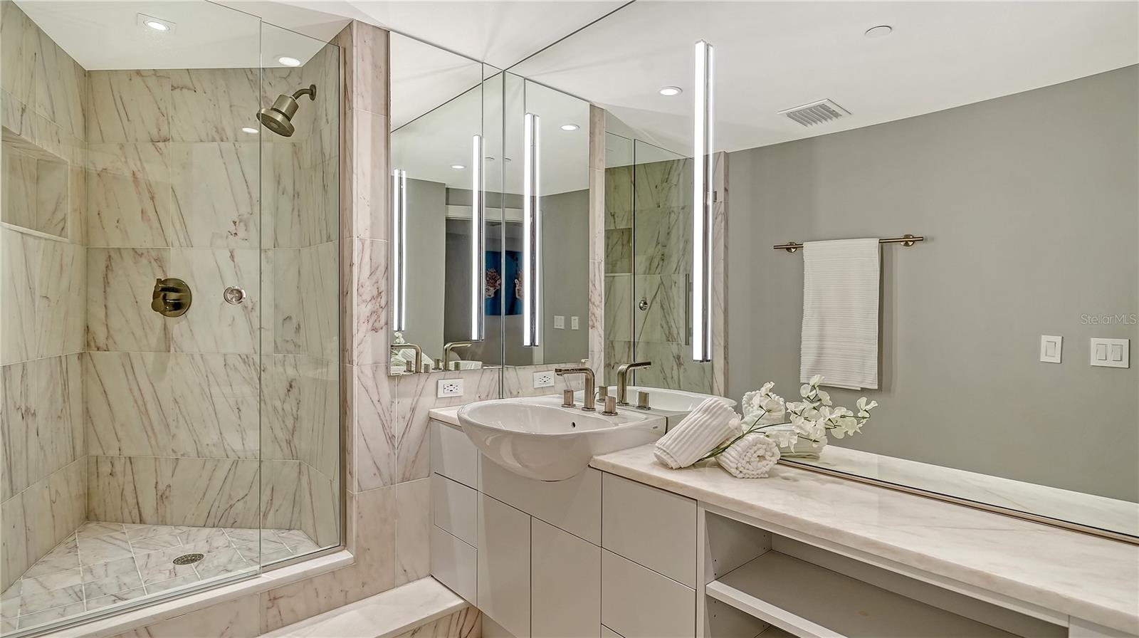 ALINARI - Residential