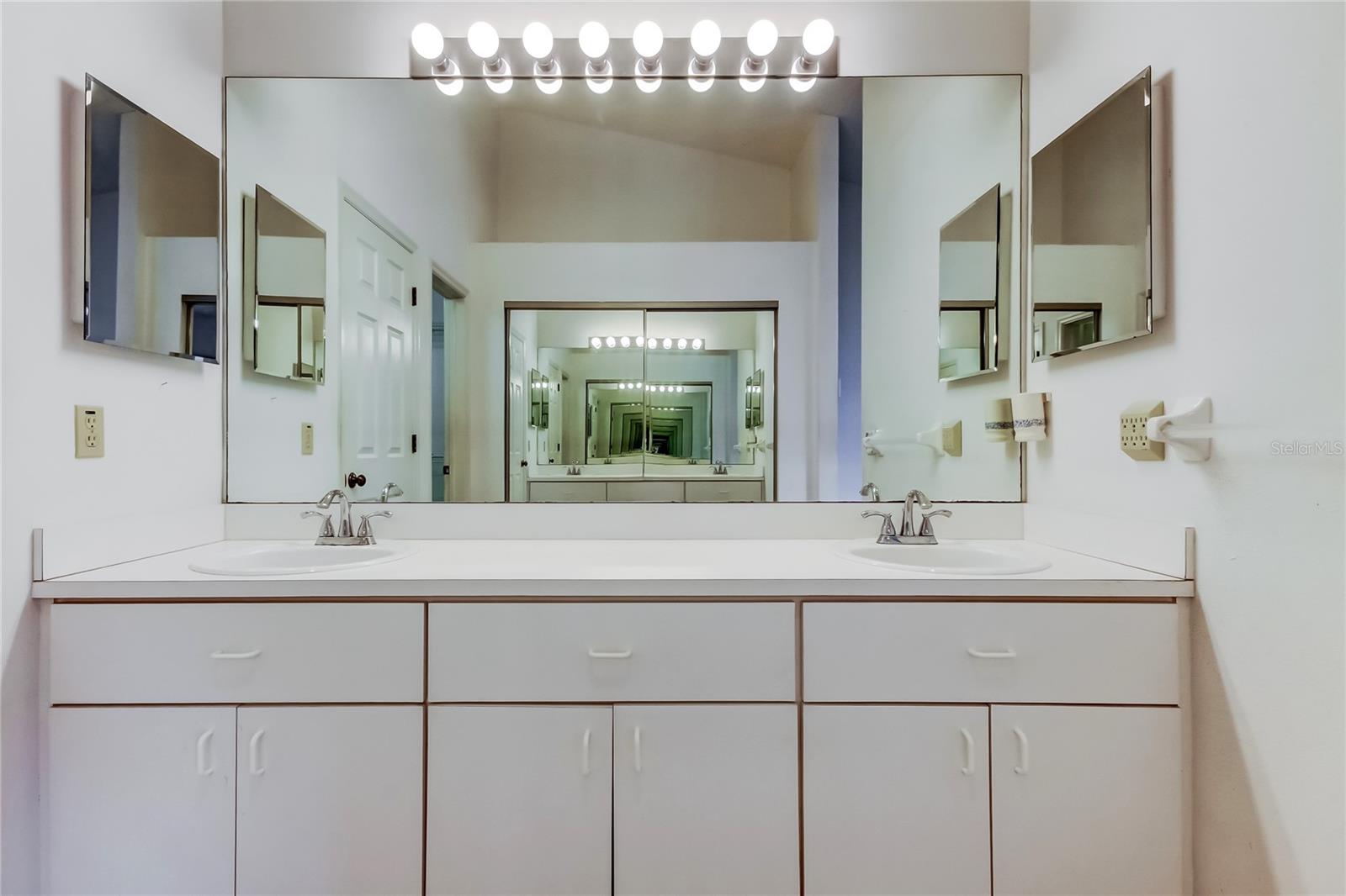 GOLF MEDITERRANEAN VILLAS - Residential