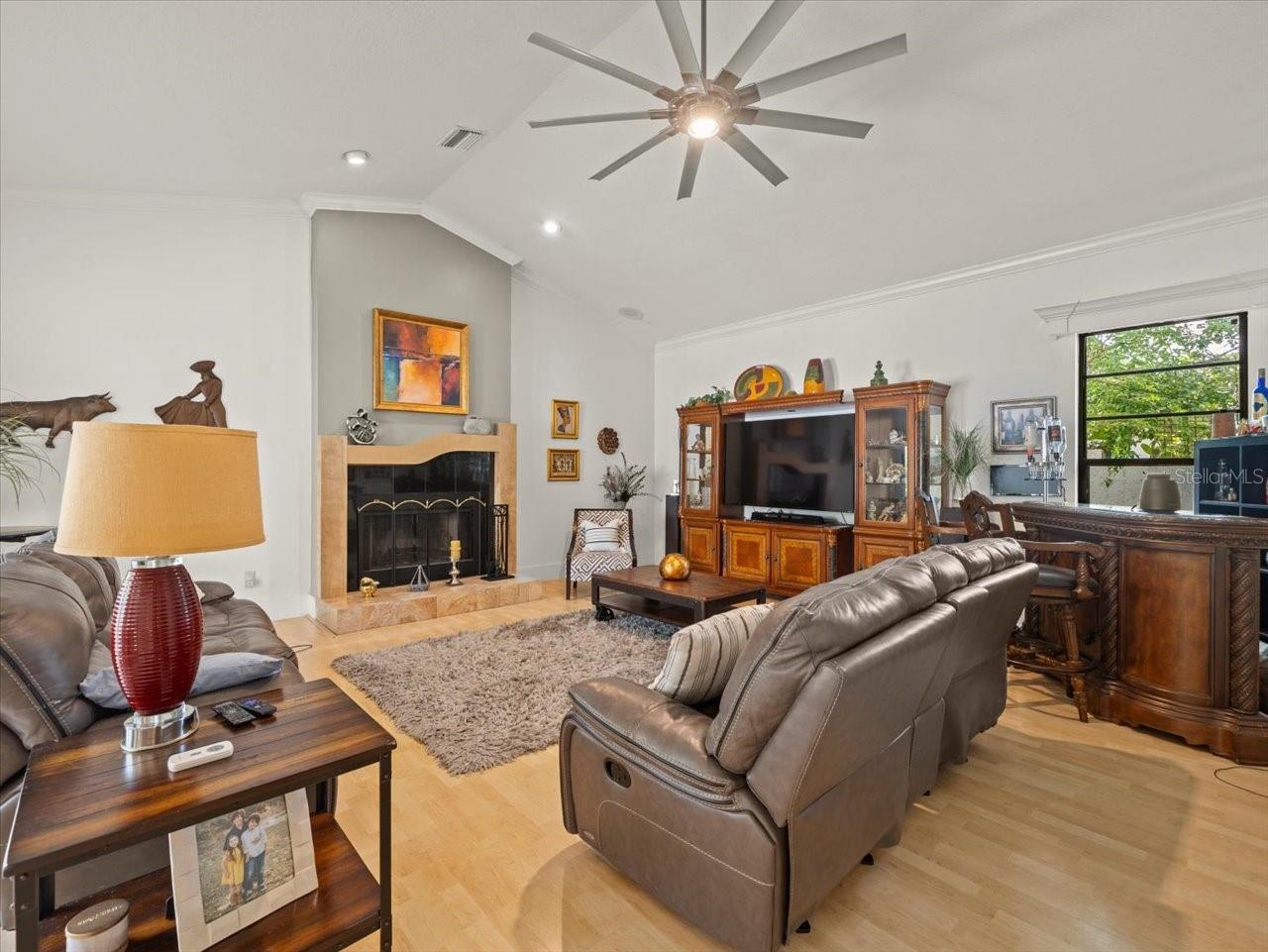 VILLAGE WOOD - Residential