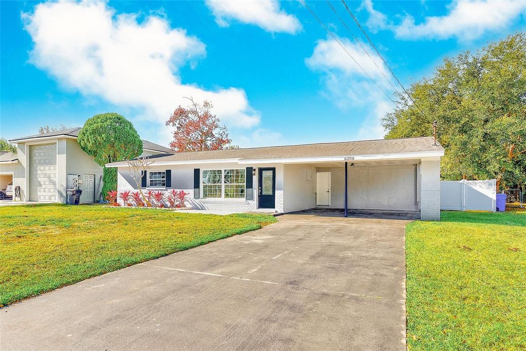 Photo of 6208 Florida Circle E, Apollo Beach, FL 33572 (MLS # TB8458625)