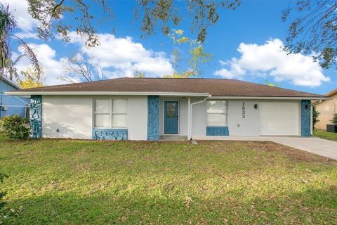 A home in LAKELAND