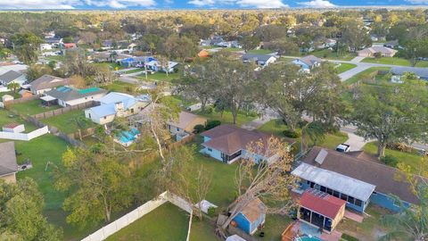 A home in LAKELAND