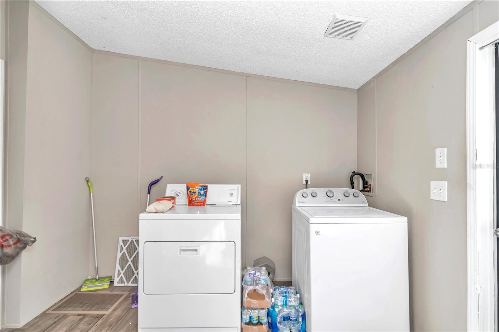 FLORIDA HIGHLANDS - Residential