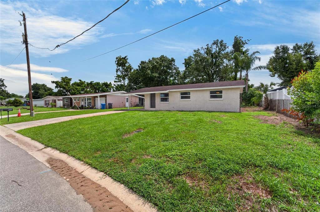 Photo of 506 Shamrock Road, Brandon, FL 33511 (MLS # TB8534492)