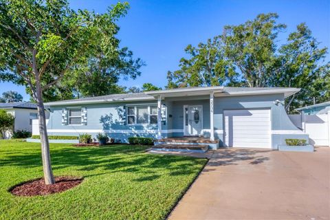 Photo of 2736 45th Way N, St Petersburg, FL 33713 (MLS # TB8439082) Photo of 2736 45th Way N, St Petersburg, FL 33713 (MLS # TB8439082)