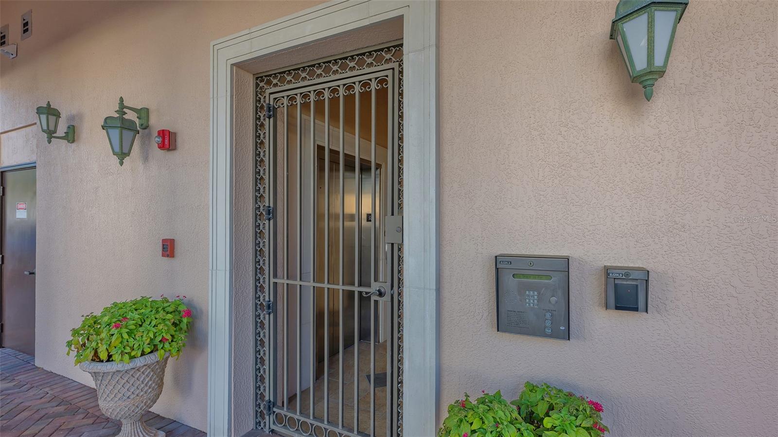 445 N ORANGE AVENUE 306