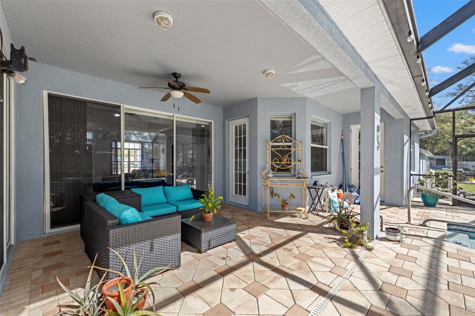 SPRING HILL - Residential