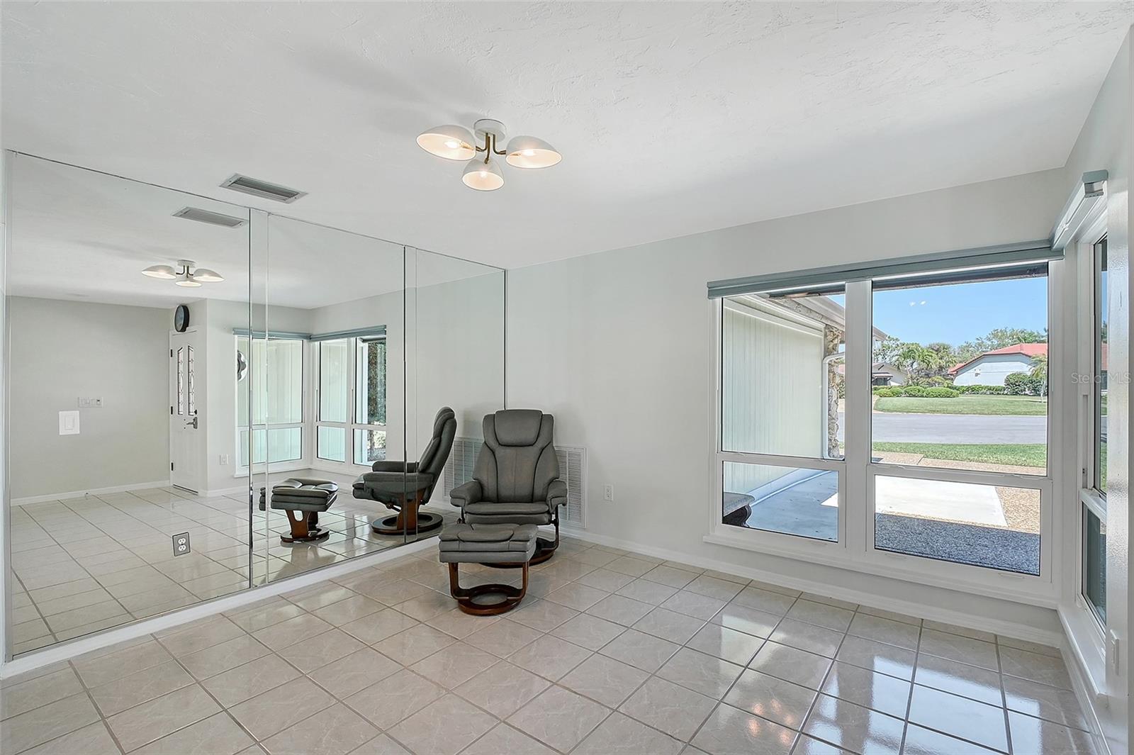 COUNTRY CLUB OF SARASOTA THE - Residential